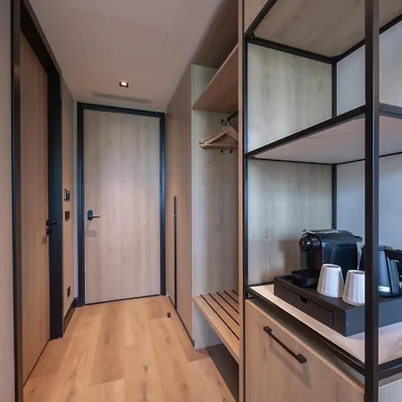 Отель Radisson Amsterdam Schiphol Airport 4*