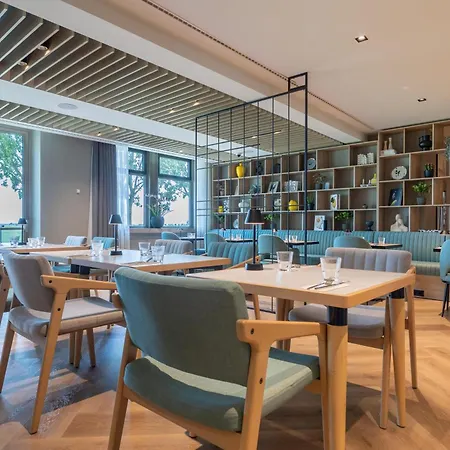 Отель Radisson Amsterdam Schiphol Airport 4*